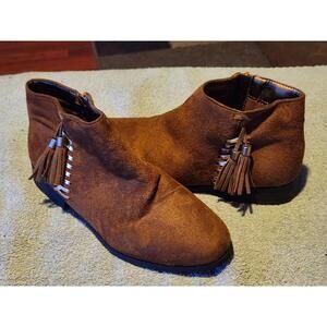 NWB White Mountain Havana Hazel Suede Ankle Boots Size 8